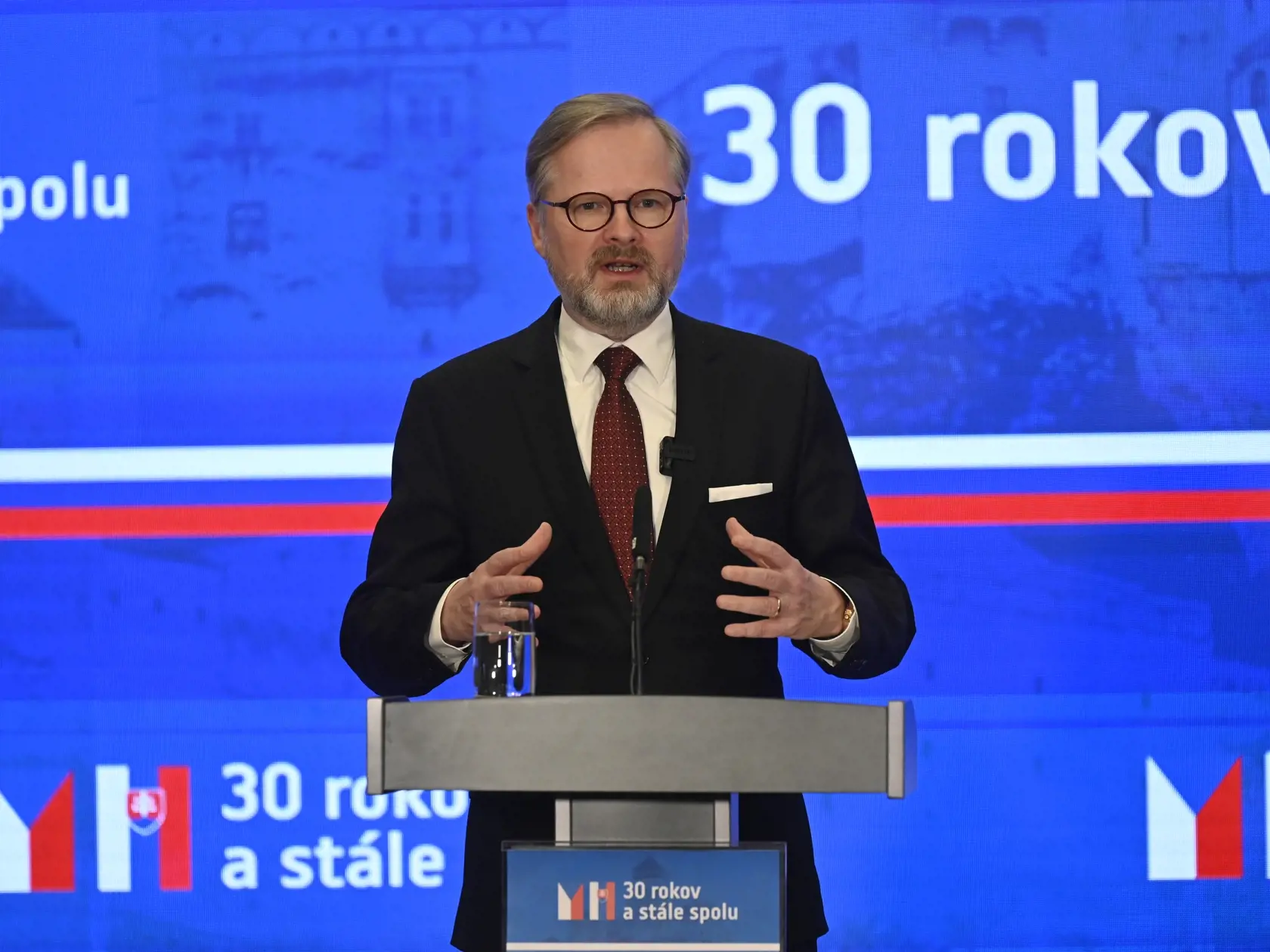 Na snímke predseda vlády ČR Petr Fiala  na tlačovej konferencii po spoločnom rokovaní členov vlád Slovenskej republiky a Českej republiky v Trenčíne 3. apríla 2023.