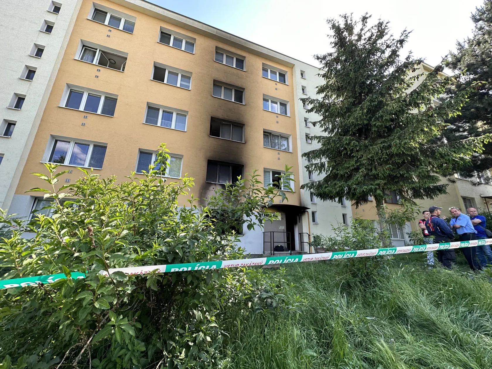 Podľa našich informácií v byte plyn zavedený nebol, muž varil na propán-butánových fľašiach.