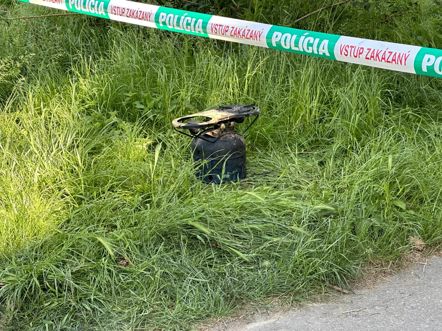Podľa našich informácií v byte plyn zavedený nebol, muž varil na propán-butánových fľašiach.