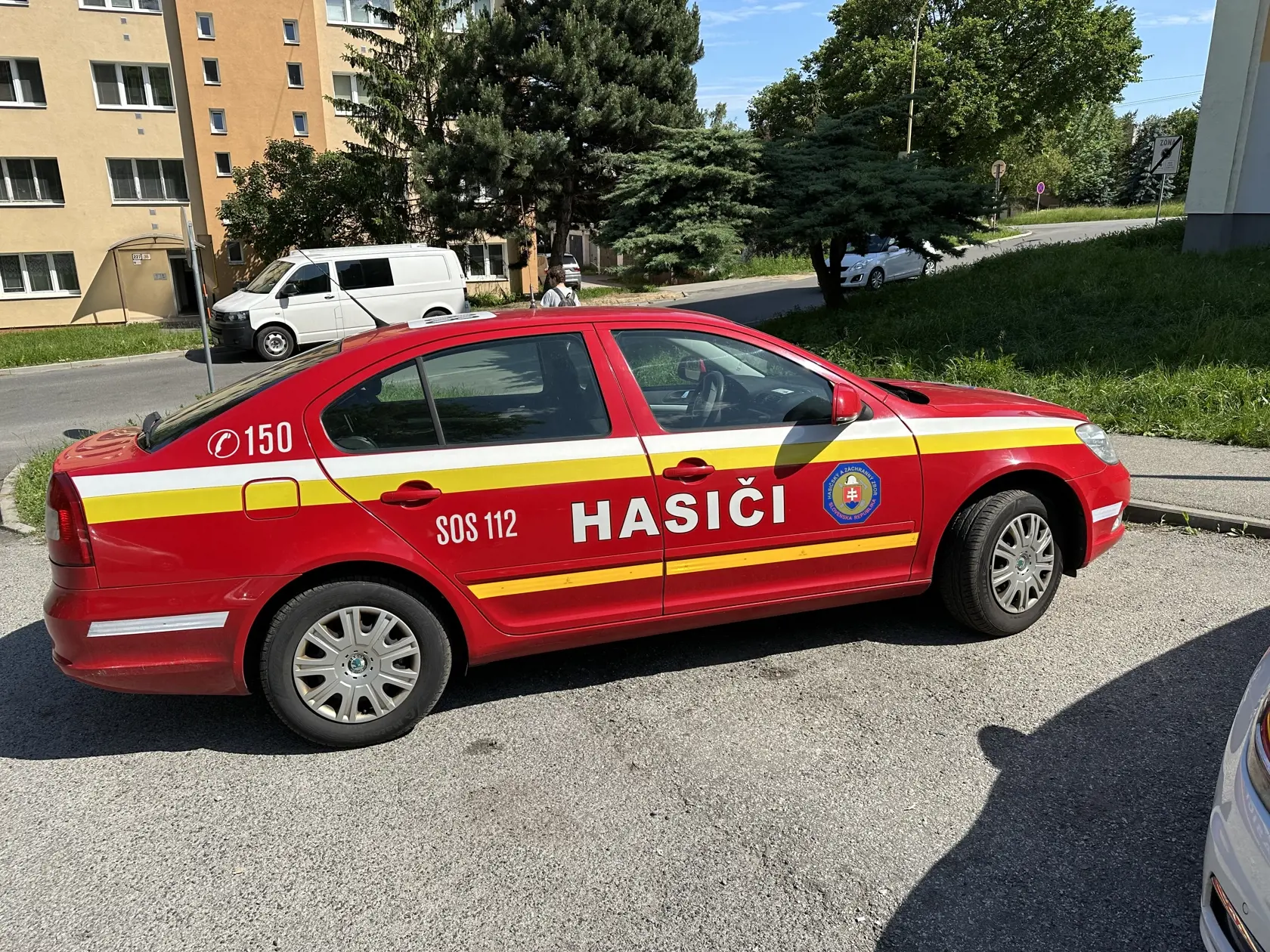 Na mieste zasahovalo päť posádok hasičov.