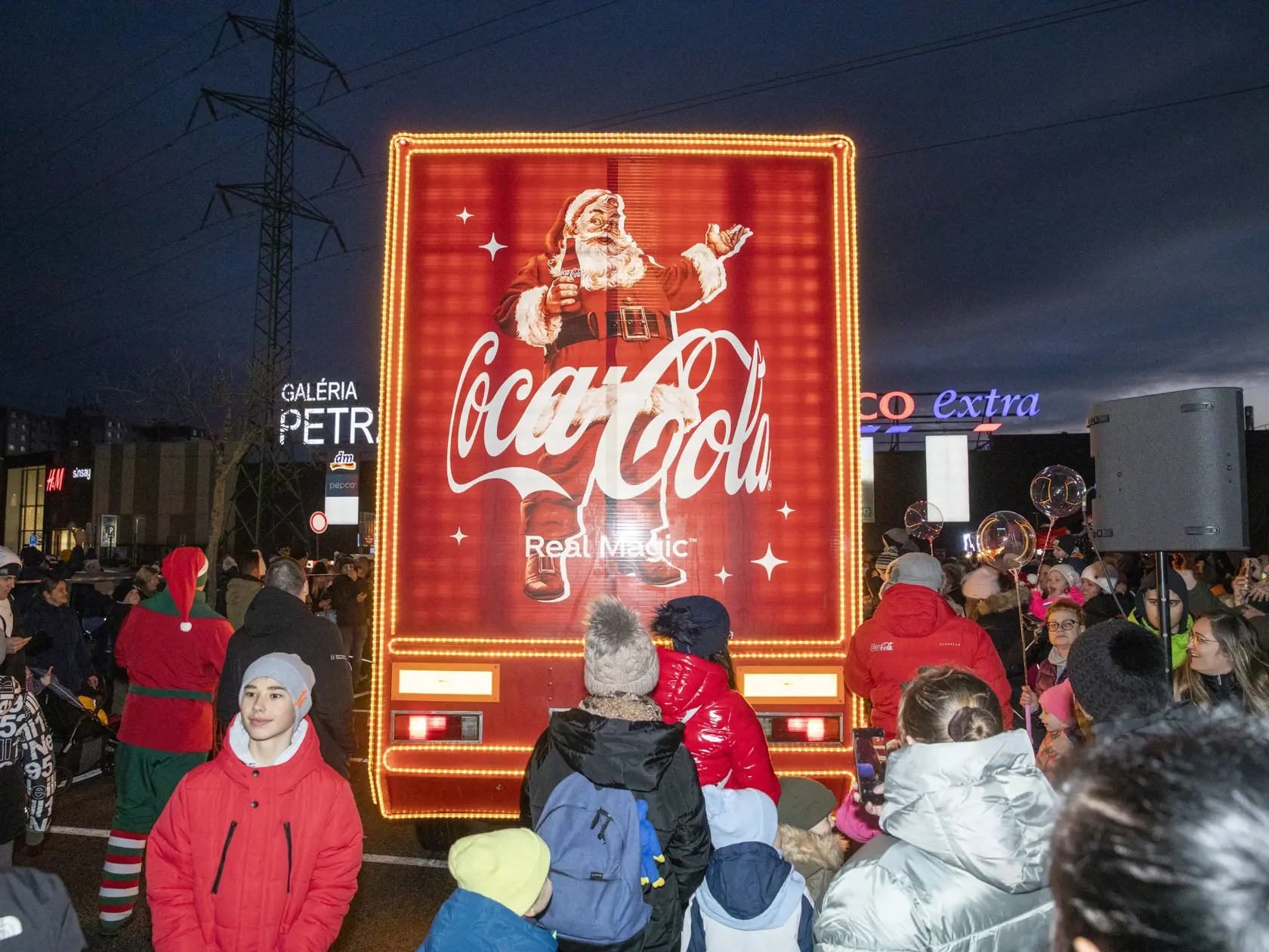 Čarovný kamión Coca-Cola dorazil na Slovensko.