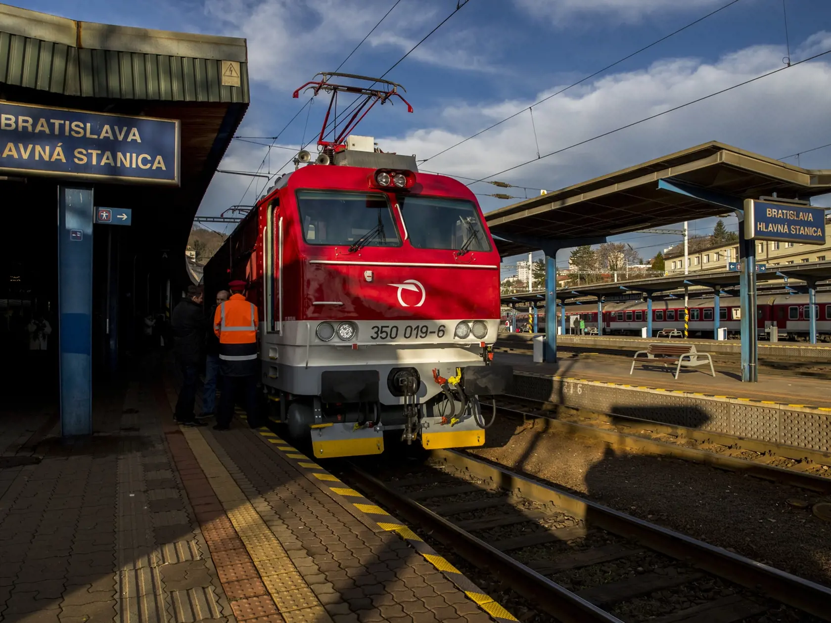 Porovnali sme štátne IC vlaky a RegioJet .