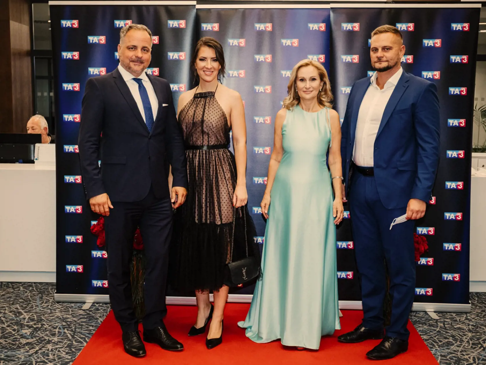 Bratislavský župan Juraj Droba na akciu neprišiel sám. Spoločnosť mu robila jeho nová partnerka Miroslava Valovičová.