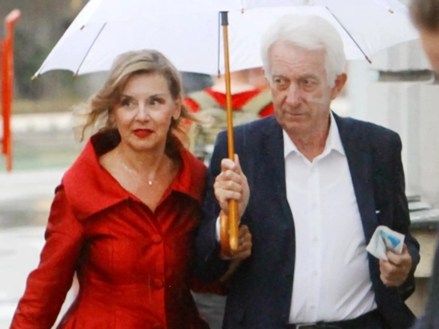 KULTÚRA IM CHÝBALA Alena Heribanová na aktuálnych fotografiách z Bratislavy, s partnerom Konradom už obiehajú koncerty.