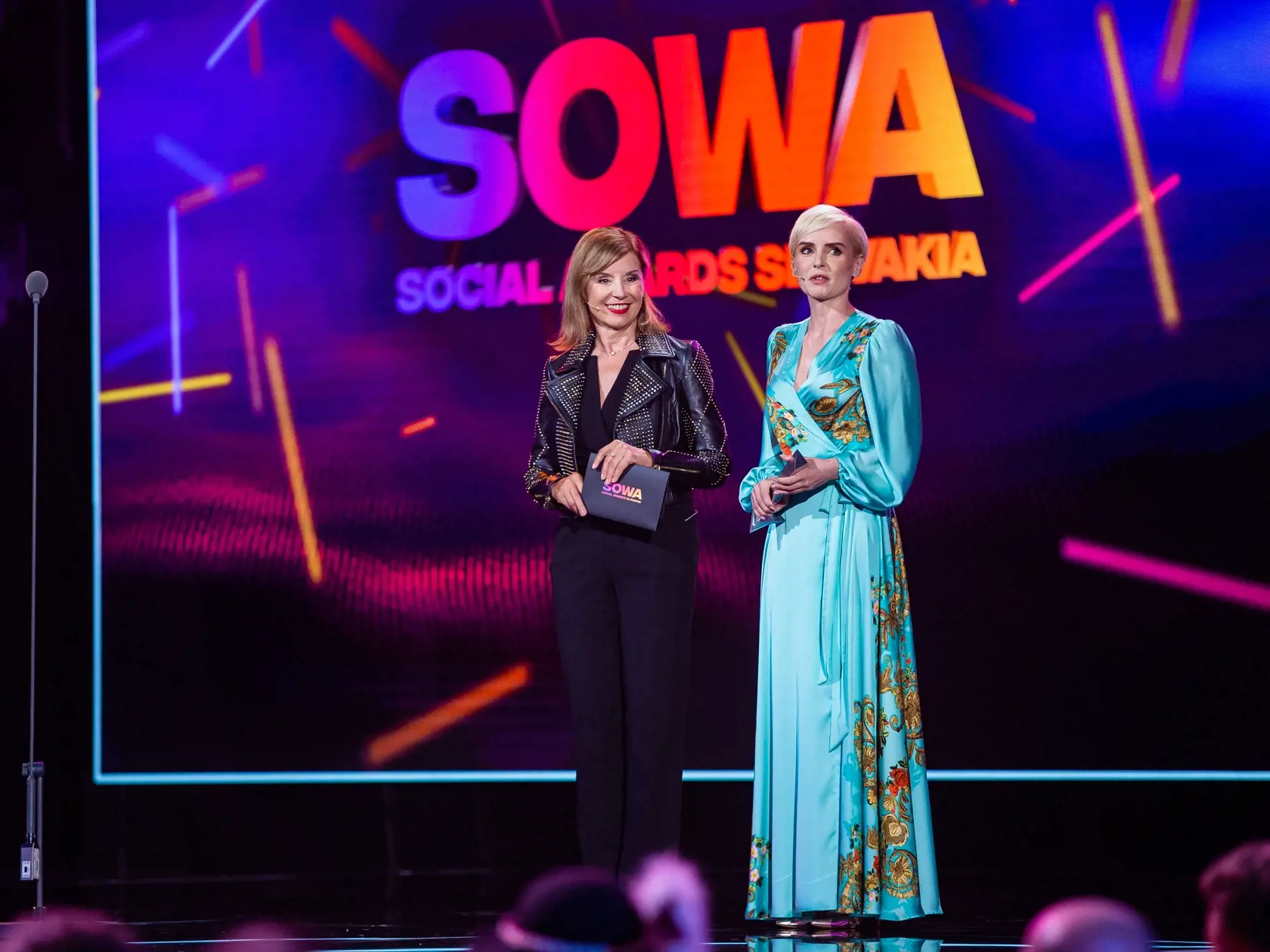 Galavečer Social Awards Slovakia "SOWA" v Bratislave. Na snímke Alena Heribanová a Kveta Horváthová.