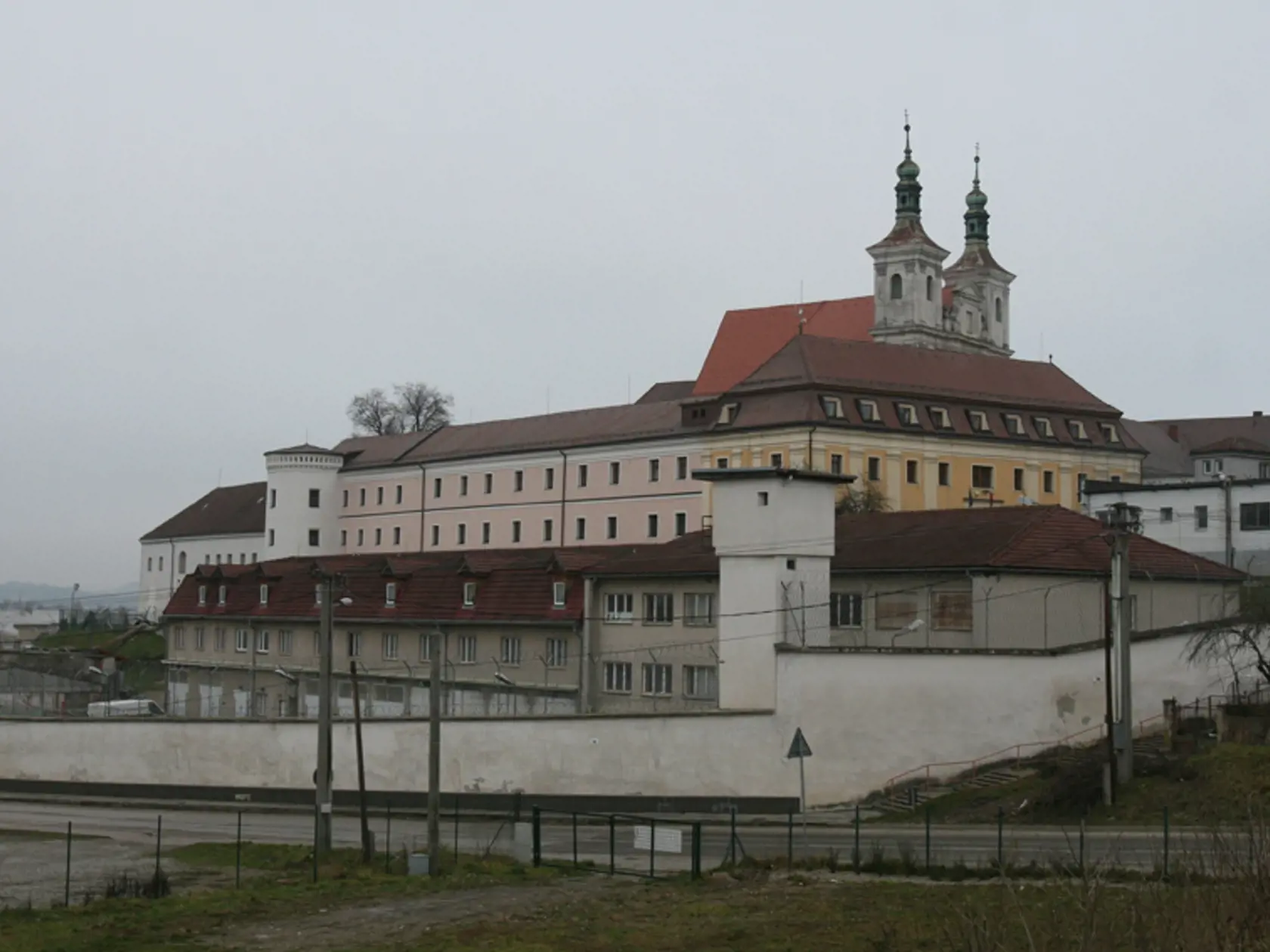 Ilavská väznica patrí k najstráženejším na Slovensku.