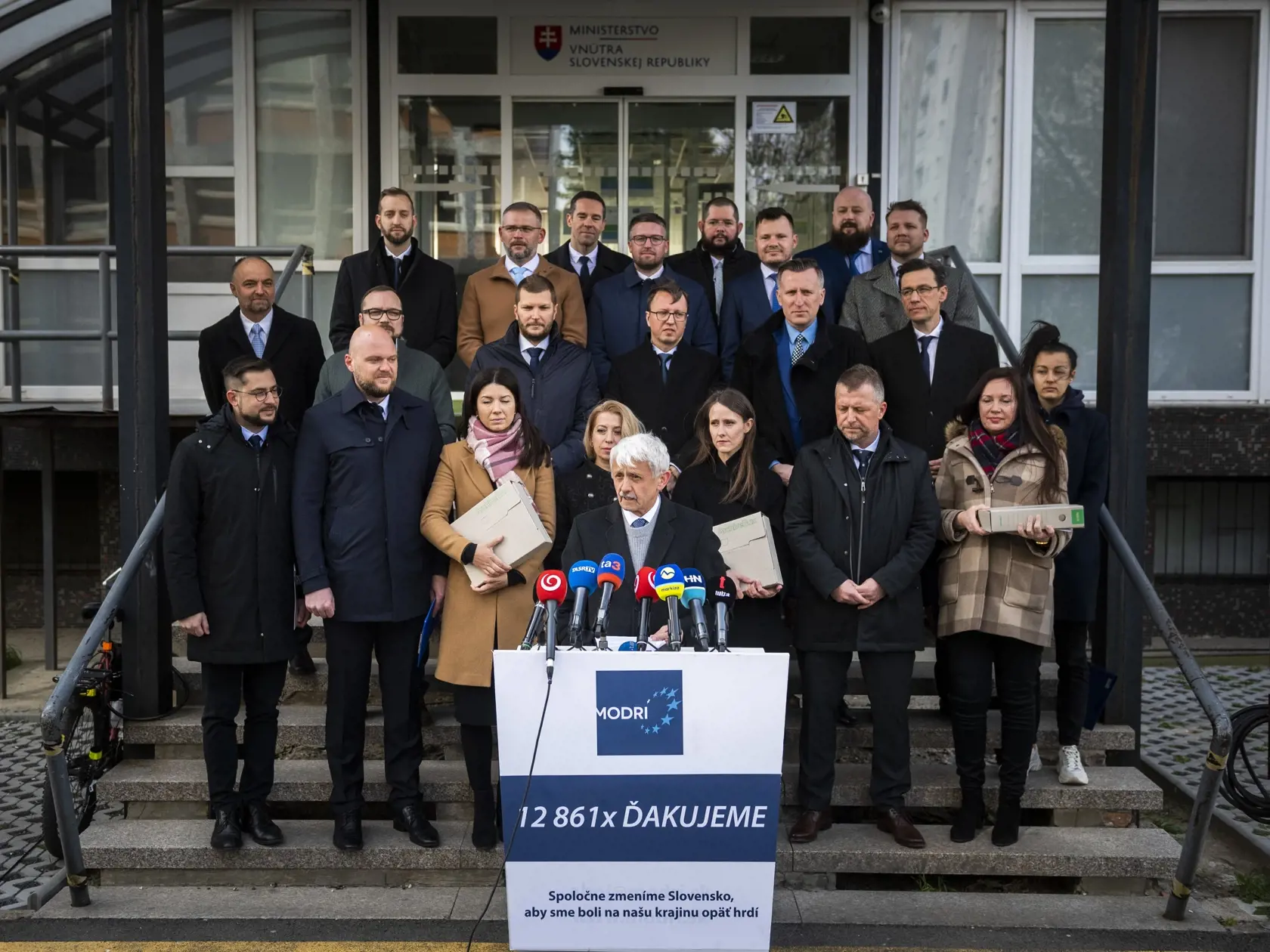 Ako Dzurinda dodal, predseda Smeru sa „pustil“ aj do Severoatlantickej aliancie (NATO).