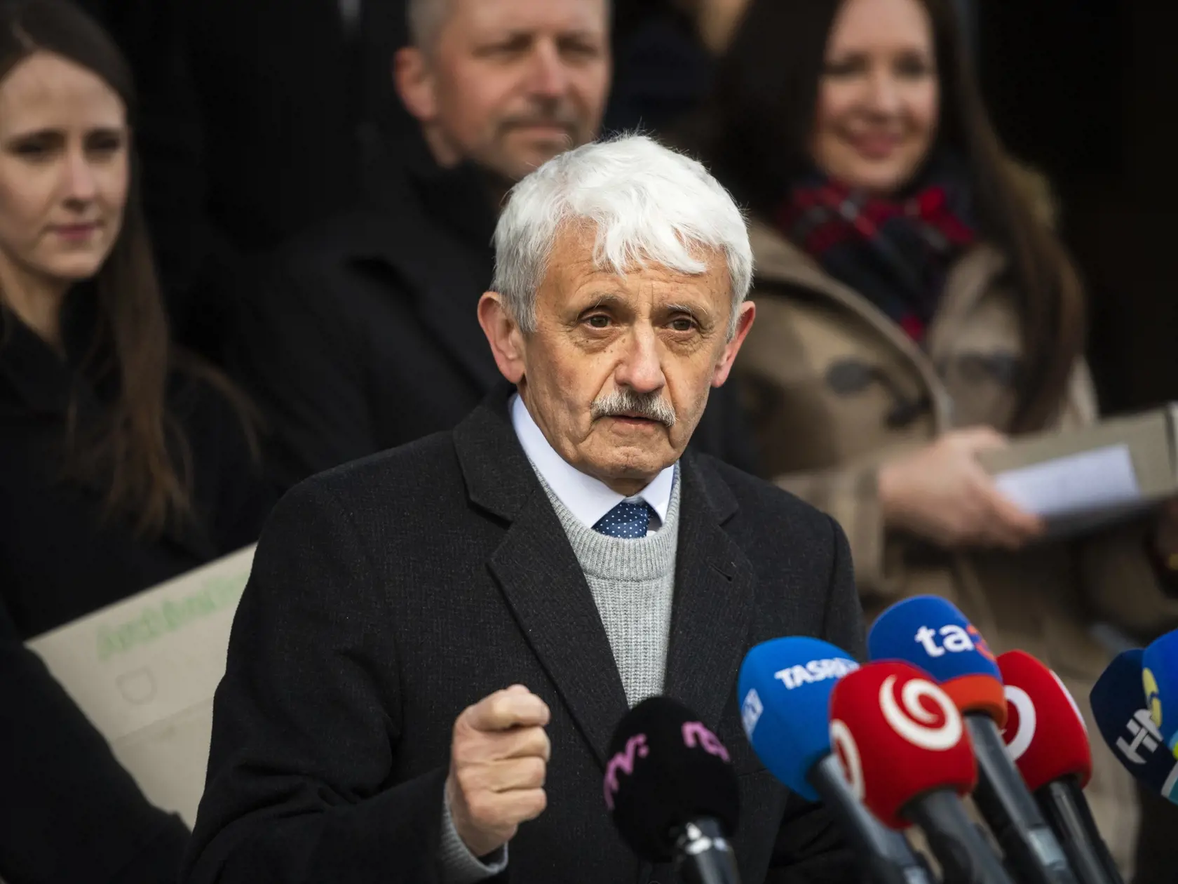 Blížiace sa predčasné parlamentné voľby sú preto podľa Dzurindu rovnako dôležité, ako boli voľby v roku 1998.