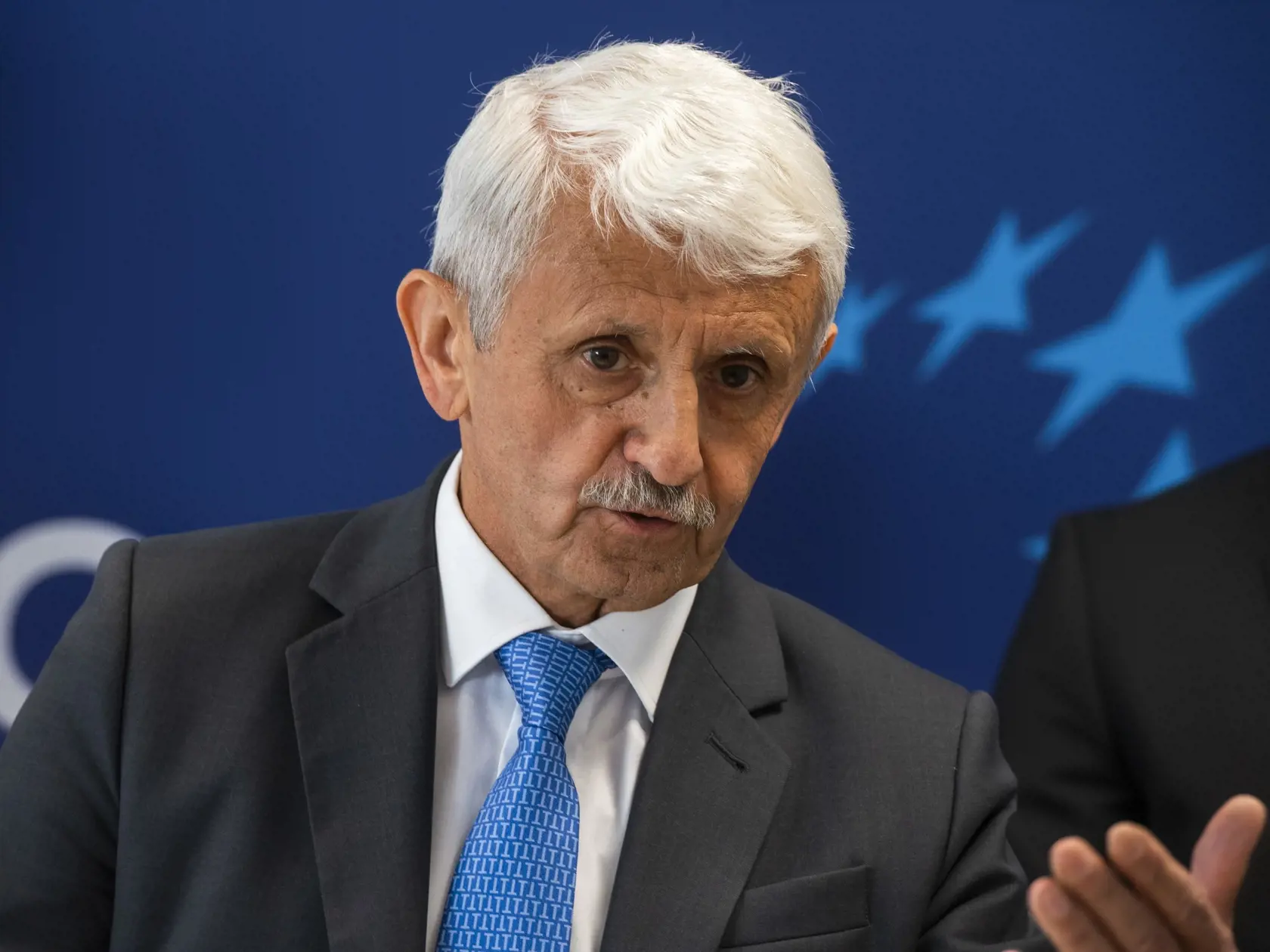 Na snímke Mikuláš Dzurinda počas tlačovej konferencie politickej strany Modrí - Európske Slovensko 8. mája 2023 v Bratislave. FOTO TASR - Jaroslav Novák