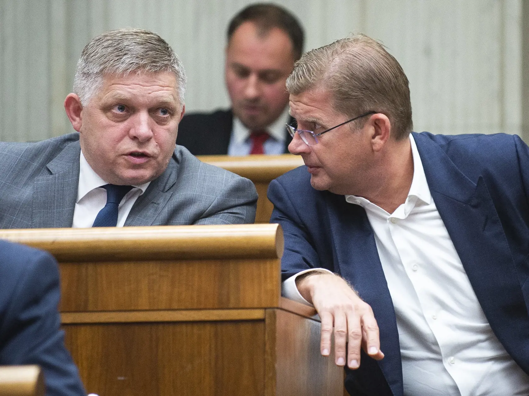 Podľa predsedu Modrých sledujeme "perfídnu hru" predsedu strany Smer-SD. Dodal, že čakal, že to Fica časom prejde, no namiesto toho sa perfídnosť stupňuje.
