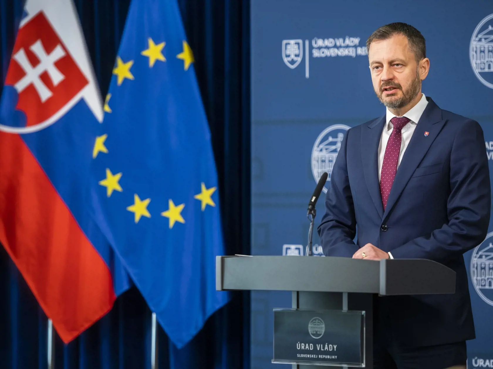 Eduard Heger - bývalý premiér Slovenskej republiky, exminister financii a súčasný poslanec Národnej rady Slovenskej republik, a predseda mimoparlamentnej strany Demokrati.