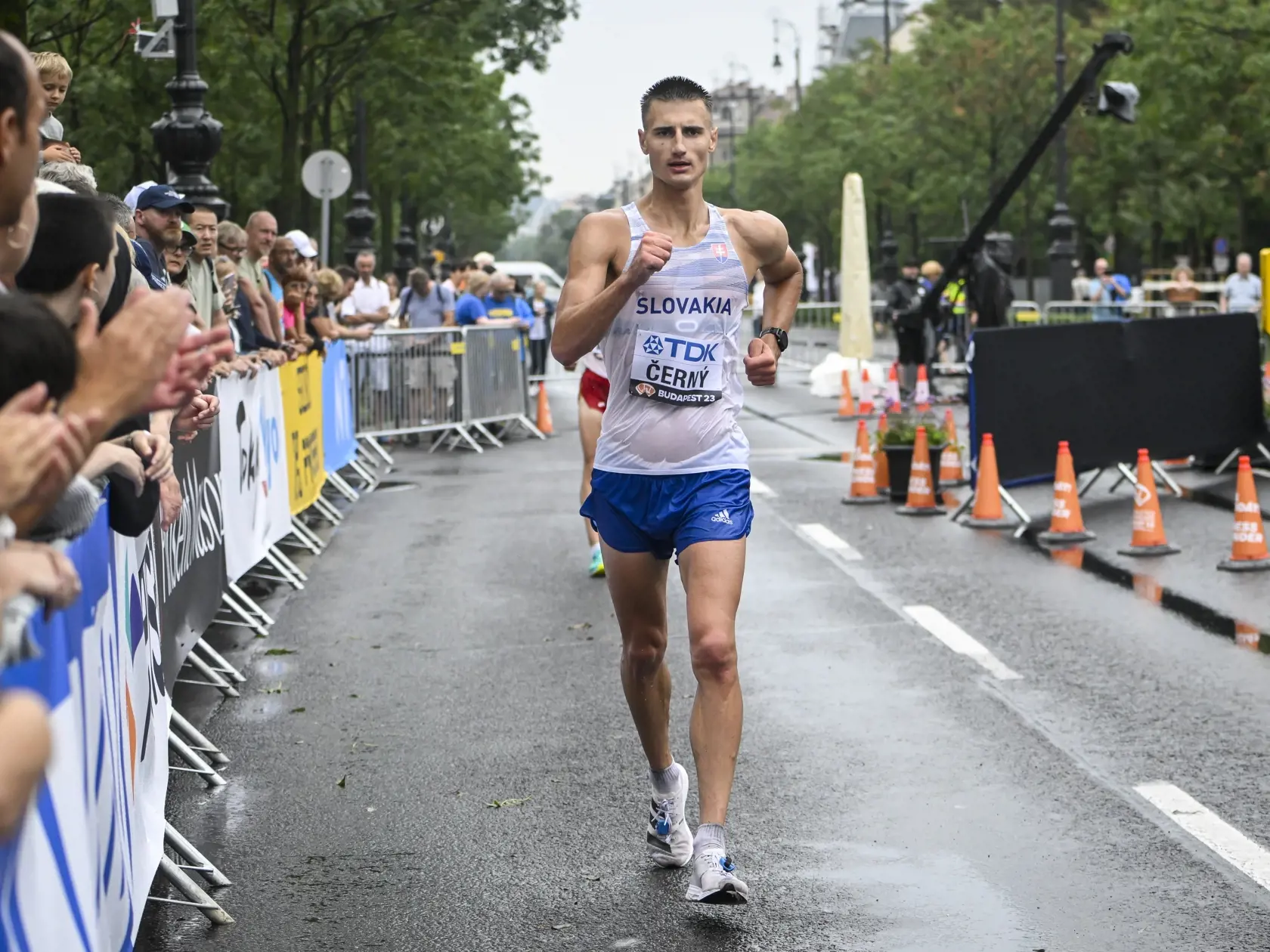 Na snímke slovenský chodec Dominik Černý počas chôdze mužov na 20 km na MS v atletike 19. augusta 2023 v Budapešti.