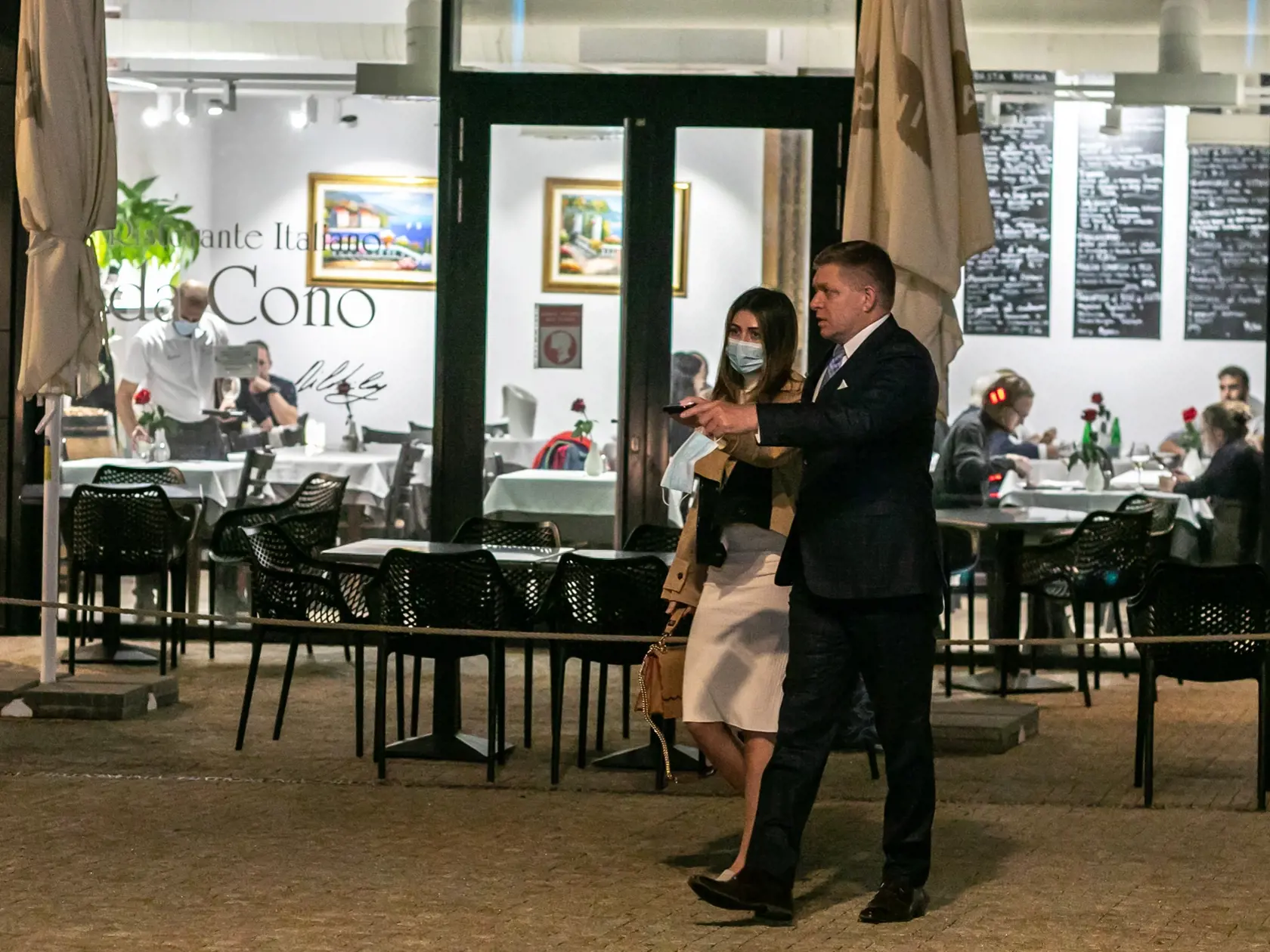 Na snímke predseda politickej strany SMER - SD Robert Fico a Katarína Szalayová.