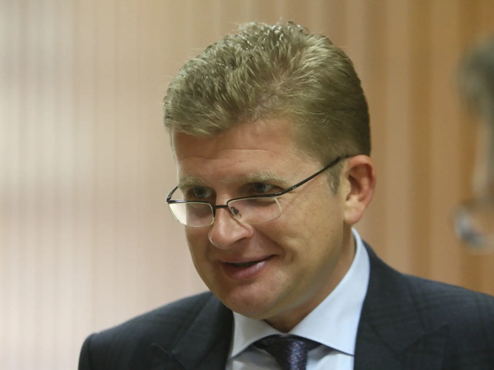 Minister Žiga musel v minulosti vysvetľovať aj kauzy kompy medzi Vojkou a Kyselicou, kvôli nej ho opozícia chcela aj odvolávať, no neúspešne. Politikom sa nepozdávali zmluvy, ktoré boli prepojené s ľuďmi blízkymi Smeru.