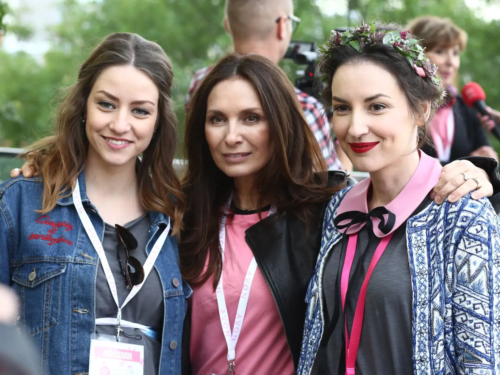 Heňa Mičkovicová a Tamara Heribanová so sestrou Babsy.