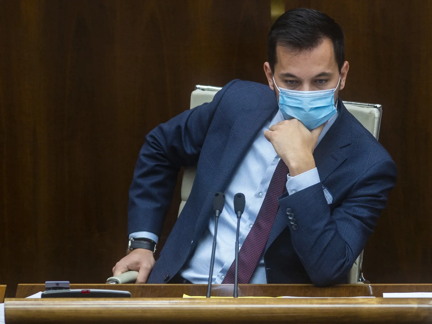 Na snímke je podpredseda NR SR Juraj Šeliga (Za ľudí) počas rokovania.
