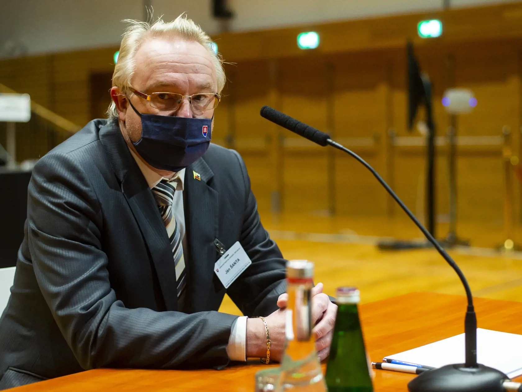 Na snímke je kandidát na špeciálneho prokurátora a prokurátor Úradu špeciálnej prokuratúry (ÚŠP) Ján Šanta počas vypočutia Ústavnoprávnym výborom NR SR.