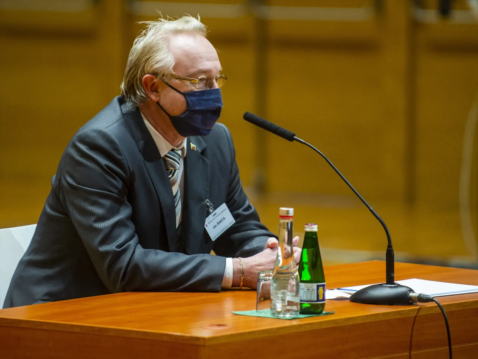 Na snímke je kandidát na špeciálneho prokurátora a prokurátor Úradu špeciálnej prokuratúry (ÚŠP) Ján Šanta počas vypočutia Ústavnoprávnym výborom NR SR.