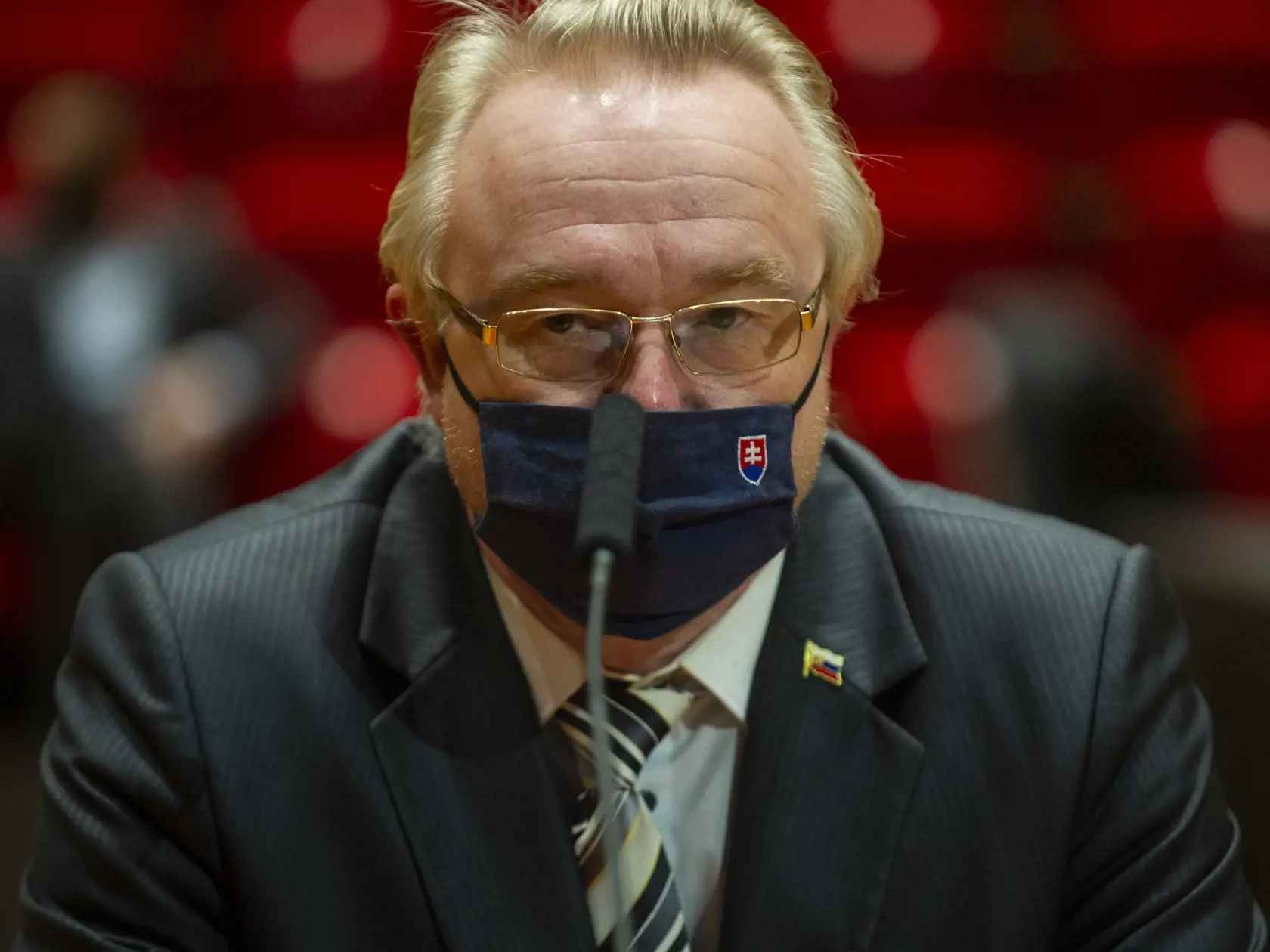 Na snímke je kandidát na špeciálneho prokurátora a prokurátor Úradu špeciálnej prokuratúry (ÚŠP) Ján Šanta počas vypočutia Ústavnoprávnym výborom NR SR.