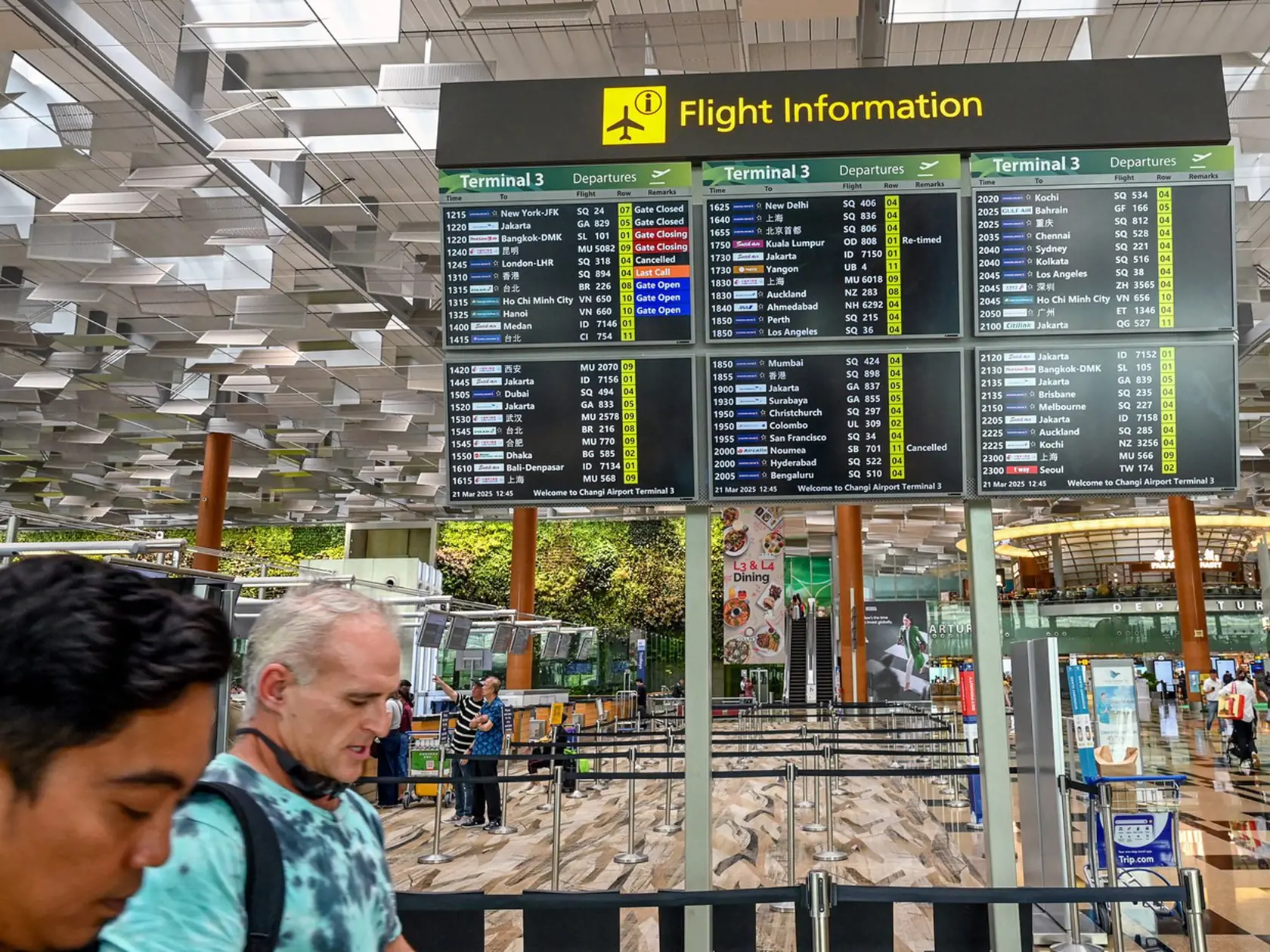Letisko Heathrow pre požiar spôsobujúci výpadok prúdu zatvorili.
