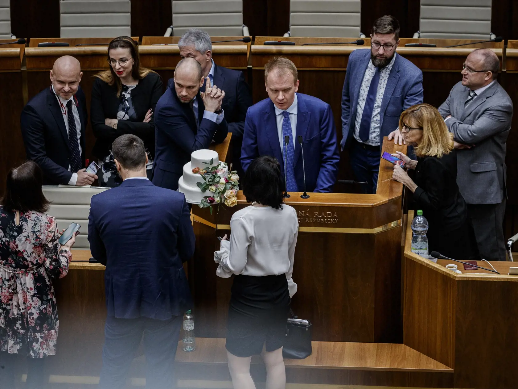Poslanci za stranu Spolu  - občianska demokracia a PS, Alan Suchánek, Viera Dubačová, Miroslav Beblavý, Simona Petrík, Martin Poliačik a Jozef Mihál zablokovalil rokovanie mimoriadnej 58. schôdze Národnej rady SR