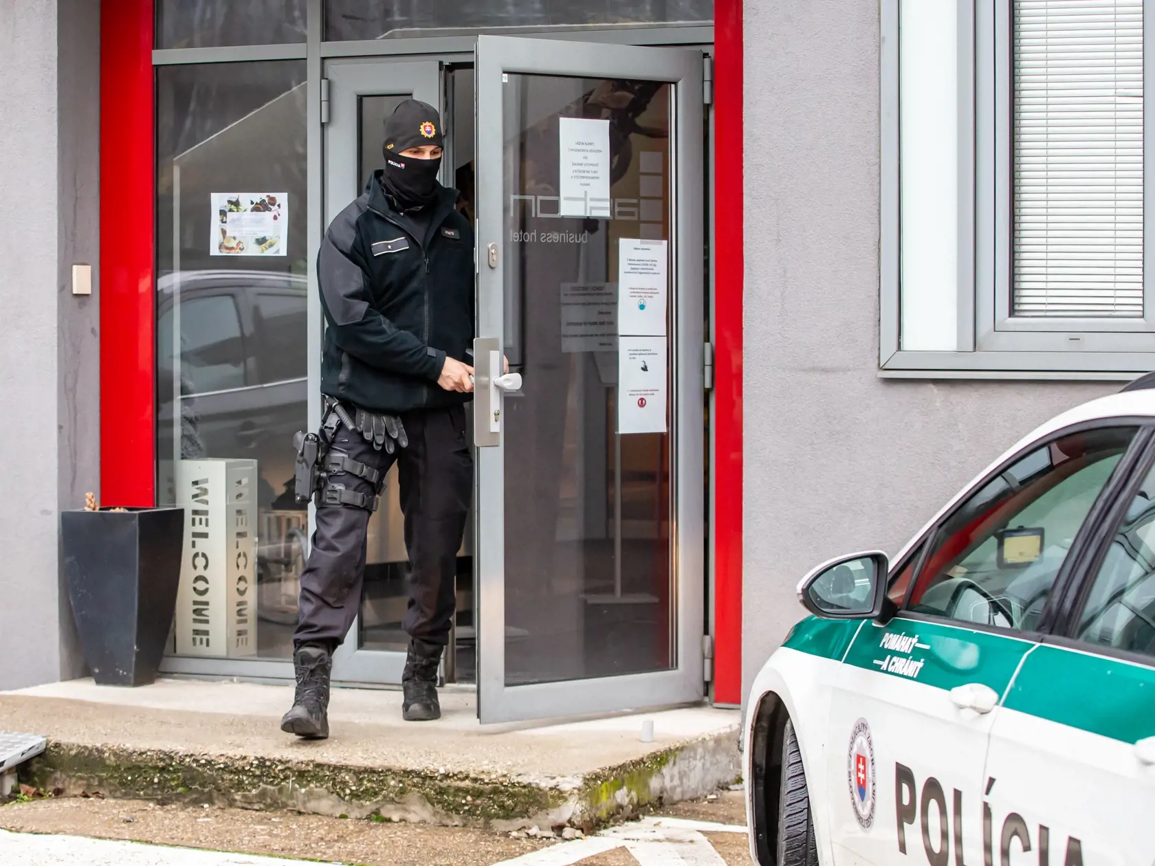 NAKA zasahovala vo firme Taper patriacej exministrovi hospodárstva Petrovi Žigovi.