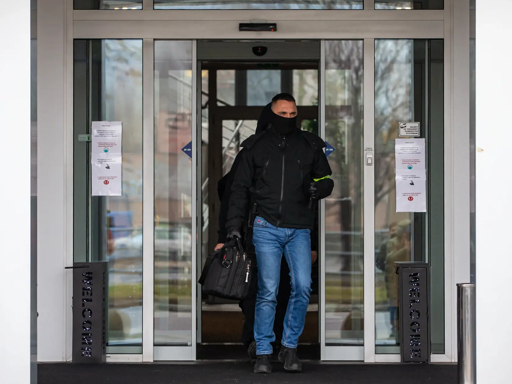 NAKA zasahovala vo firme Taper patriacej exministrovi hospodárstva Petrovi Žigovi.