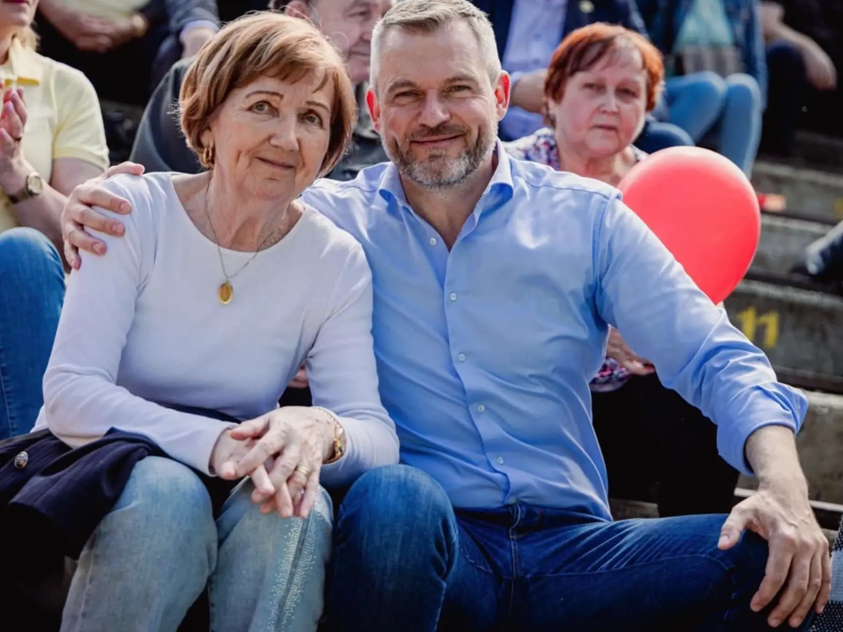 Peter Pellegrini nikdy nezabudol ani na svoju milovanú a milujúcu matku. Každý jej sviatok zdokumentoval na sociálnych sieťach.