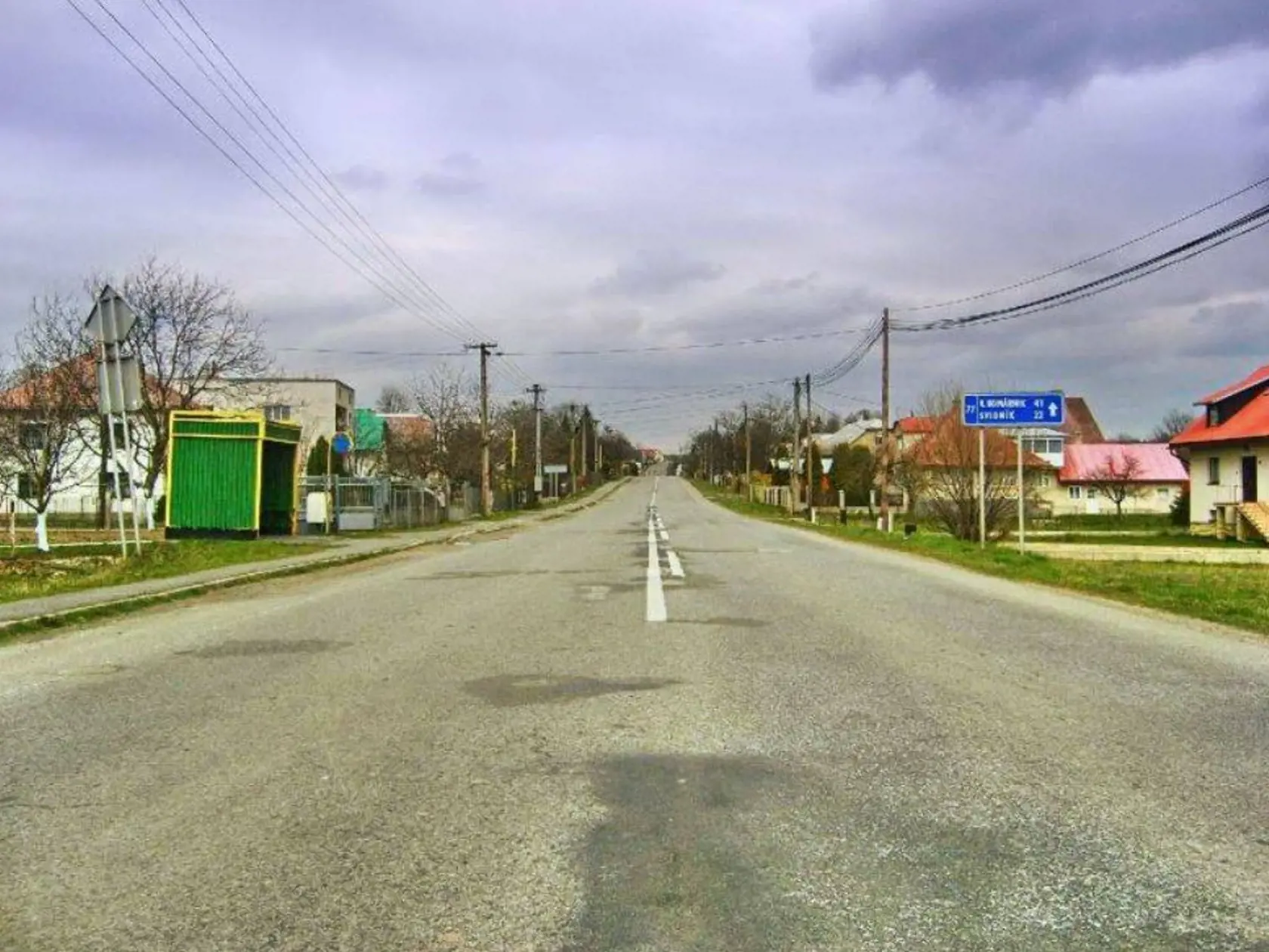 Obec: Smilno okres Bardejov Lascívne meno obce privodí mnohým ,,kučeravé" myšlienky o obyvateľoch, ktorí by podľa názvu dediny mali tráviť väčšiu časť dňa istou náruživou činnosťou. Domáci však tvrdia, že ide o odvodenie od osobného mena Smil, ktoré však mohlo mať korene v slove smilniť.