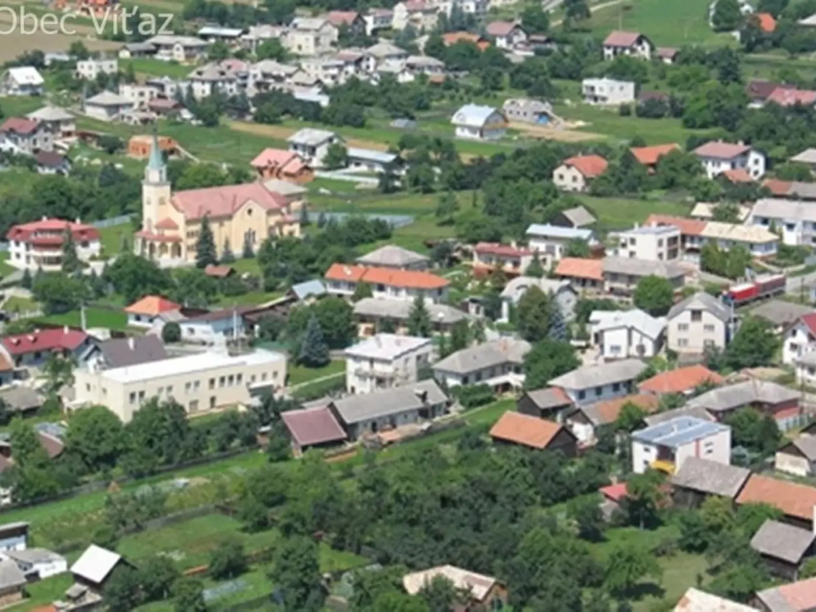 Obec: Víťaz okres Prešov Obyvatelia obce na východe Slovenska sa nevolajú Víťazi, ako by si mohol niekto myslieť, ale Víťazania. A ako sa dedina dostala k tomuto vtipnému názvu? Legenda hovorí, že obyvateľka vtedajšej usadlosti zabila pri vpáde tatárskej tlupy ich vodcu. Jej víťazstvo premietli preto do názvu vznikajúcej osady.