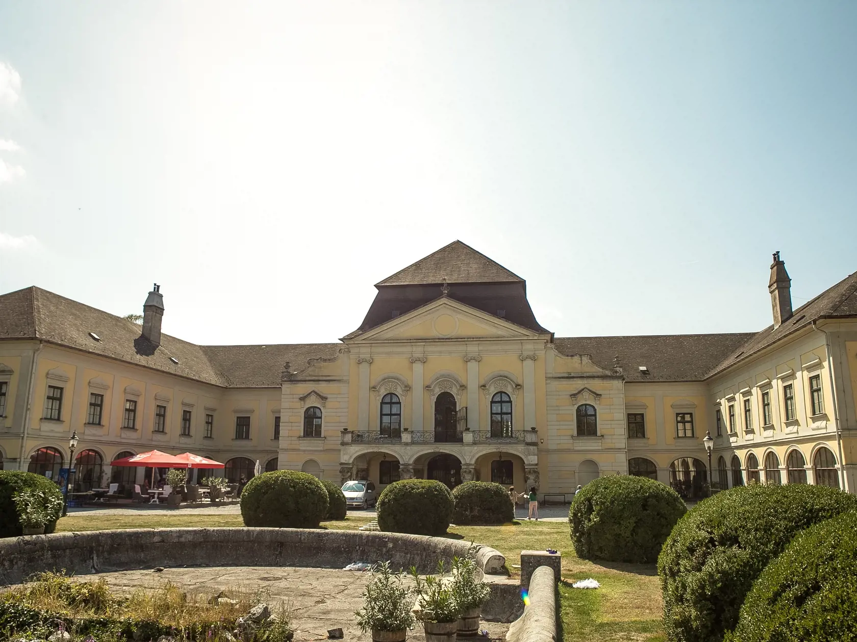 Do prihraničných rakúskych obcí chodia Slováci väčšinou na nákupy, za prácou a na turistiku, mnohí tam však našli nový domov.