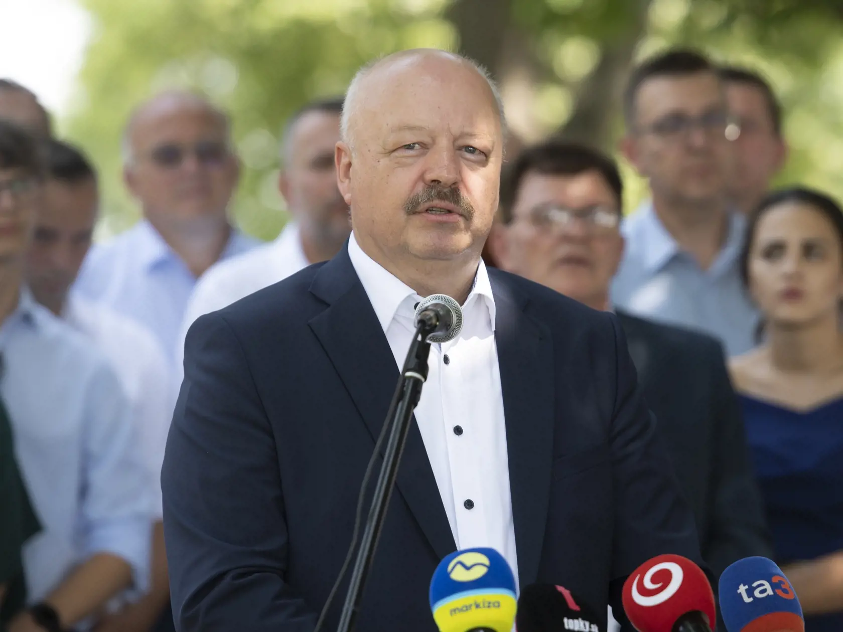 Generál Pavel Macko považuje otázku zavedenia povinnej vojenskej služby za legitímnu. Aktuálne by však podľa neho bol takýto krok skôr určite na škodu, ako na osoh.