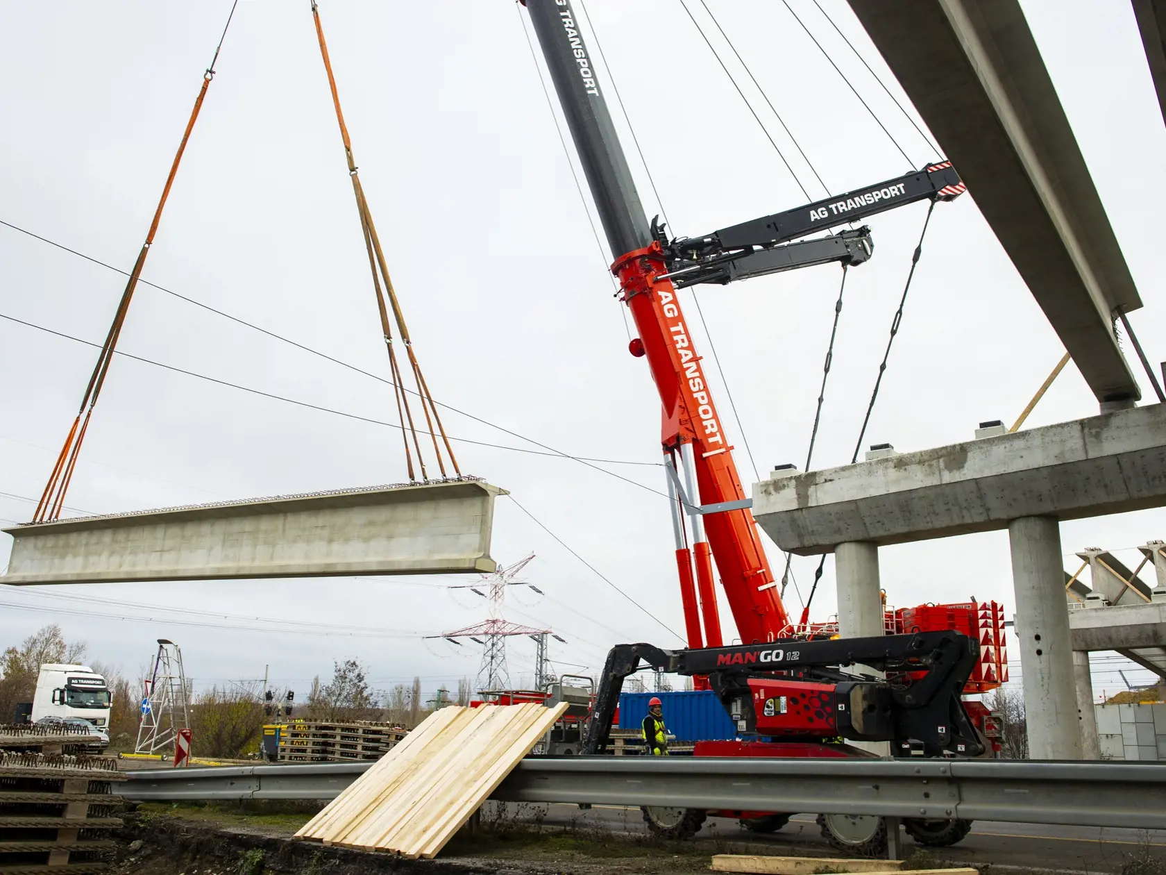 Na snímke stavebné práce a premostenie D4R7 na regionálnej ceste II/502 z Bratislavy do Svätého Jura 28. novembra 2020 v Bratislave.