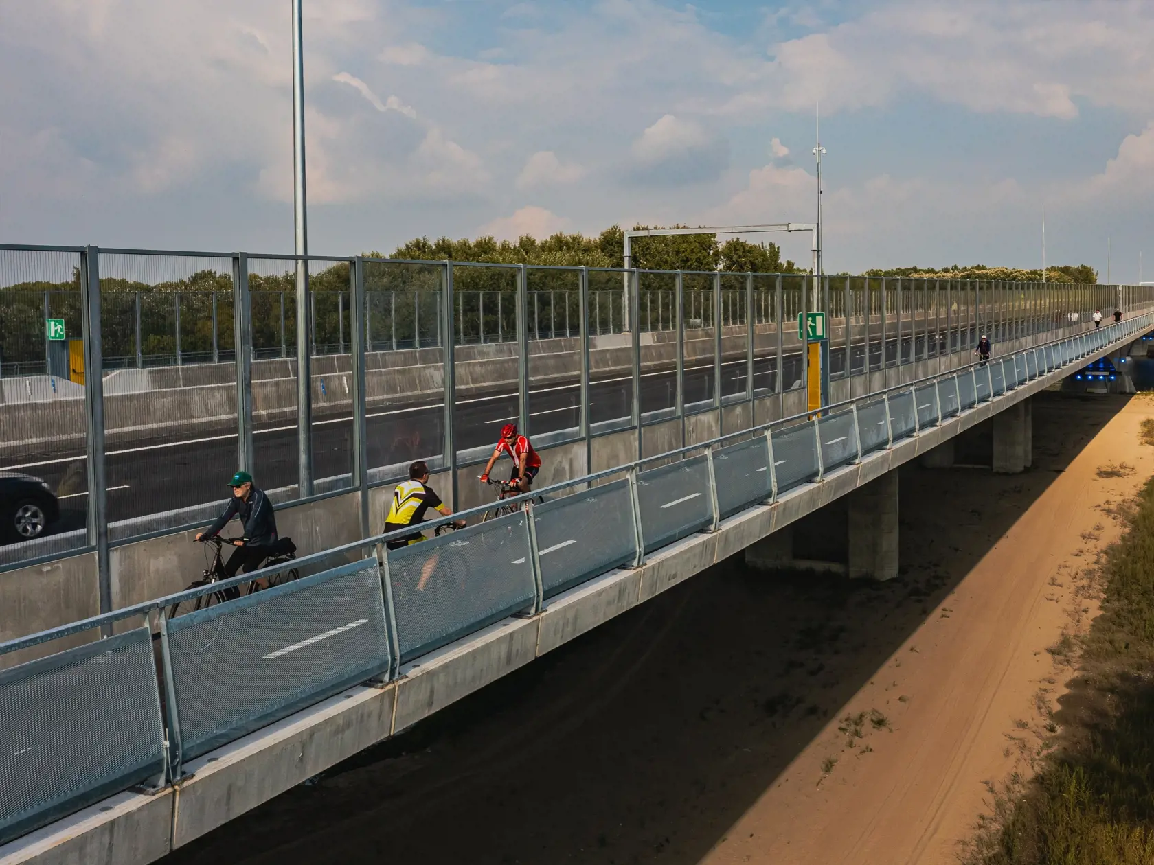 Na snímke Lužný most, šiesty bratislavský most ponad rieku Dunaj, ktorý je súčaťou diaľnice D4.