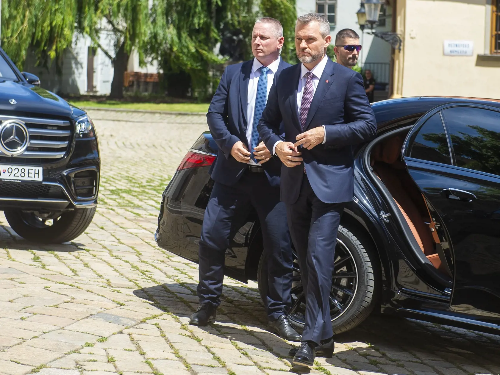 Na snímke nový prezident SR Peter Pellegrini prichádza na slávnostnú bohoslužbu slova Te Deum do Dómu svätého Martina po zložení sľubu prezidenta SR 15. júna 2024 v Bratislave. FOTO TASR - Jakub Kotian