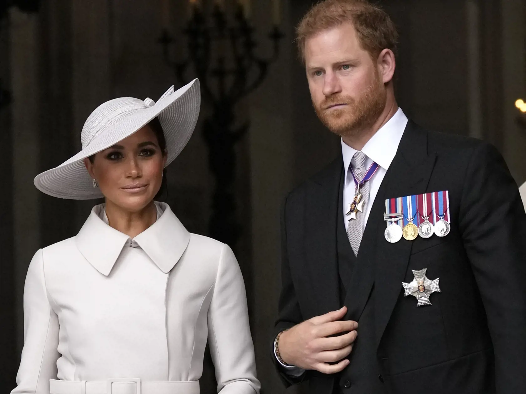 Manželia Meghan a Harry na fotke z júna 2022.