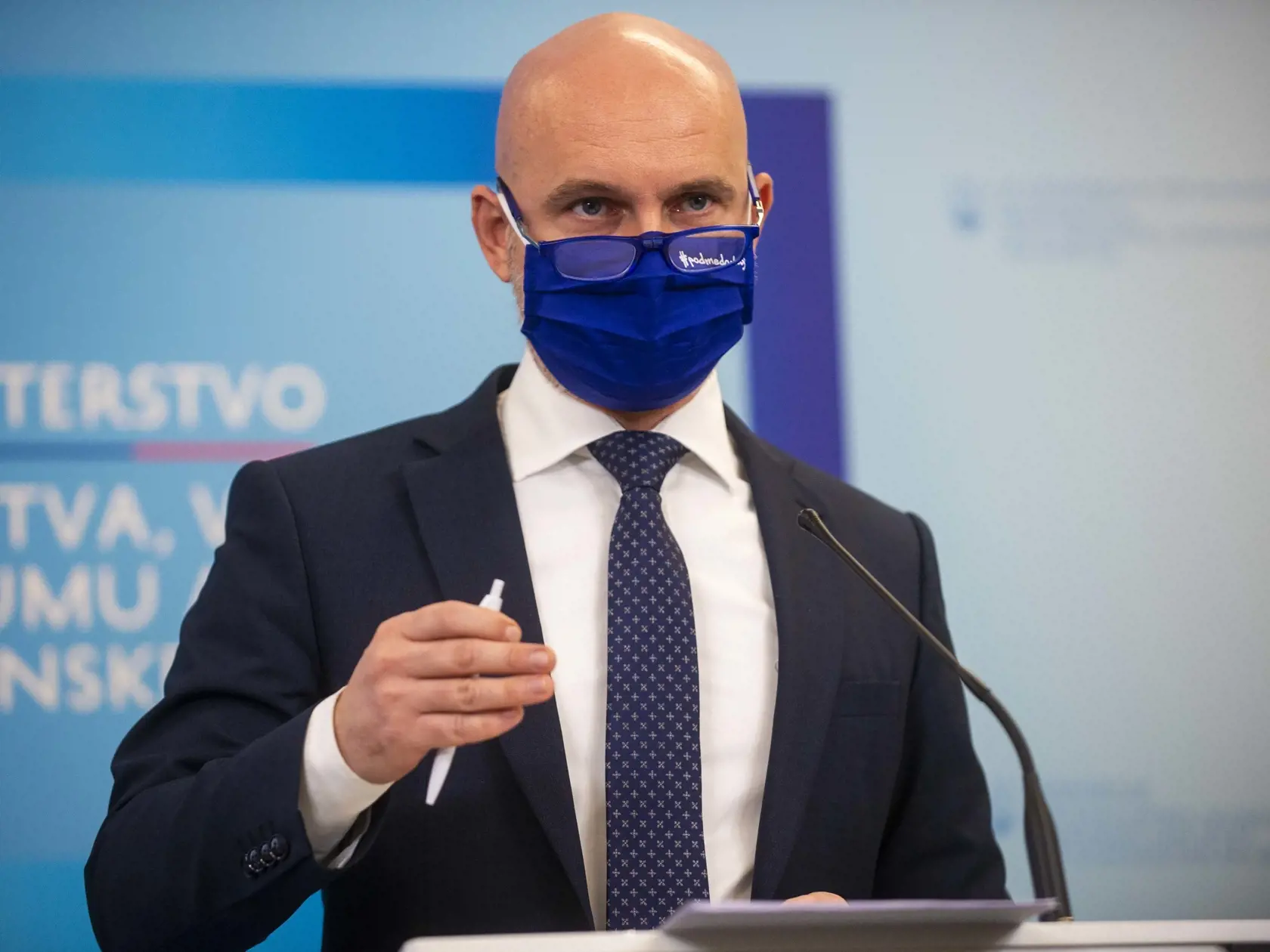 Na snímke minister školstva, vedy výskumu a športu SR Branislav Gröhling (SaS) počas tlačovej konferencie na tému Otváranie škôl 3. februára 2021 v Bratislave. FOTO TASR - Jakub Kotian