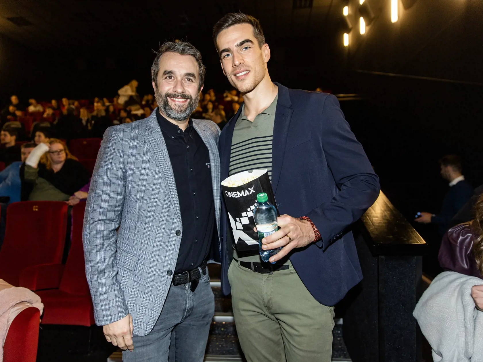 Slávnostné premietanie dvoch seriálov z produkcie súkromnej televízie v Bratislave. Na snímke Vladimír Kobielsky a Adam Bardy.