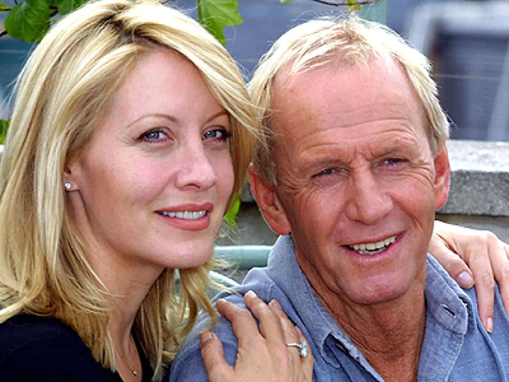 Paul Hogan with his co-star wife Linda Kozlowski.
