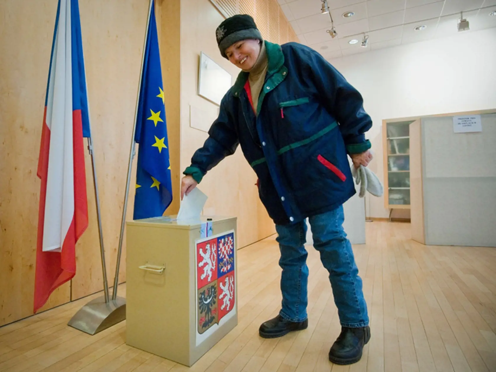 Prvé priame voľby českého prezidenta majú vysokú účasť.