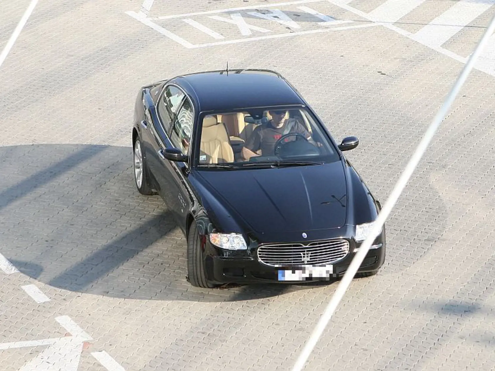 Masserati Quatro: Bývalý závodník Malchárek
sa vozil aj na takomto nádhernom tátošovi. Luxusné
Maserati Quatroporte pritom stojí aj vyše 113-tisíc eur.