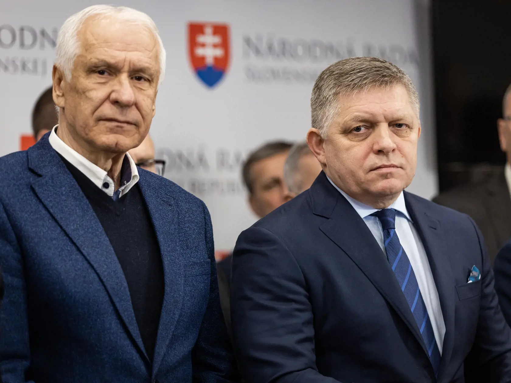 Rokovanie parlamentu o vyslovení nedôvery súčasnej vláde. Na snímke Robert Fico a Dušan Galis.