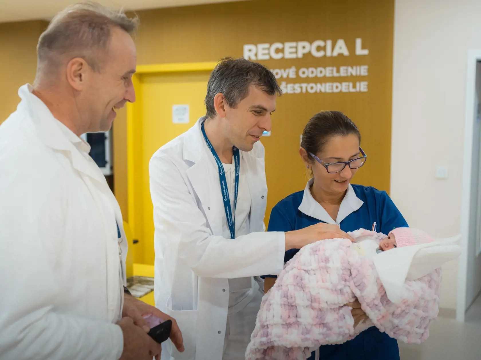 Na rodičky dohliadajú skúsení lekári a šikovné sestry.