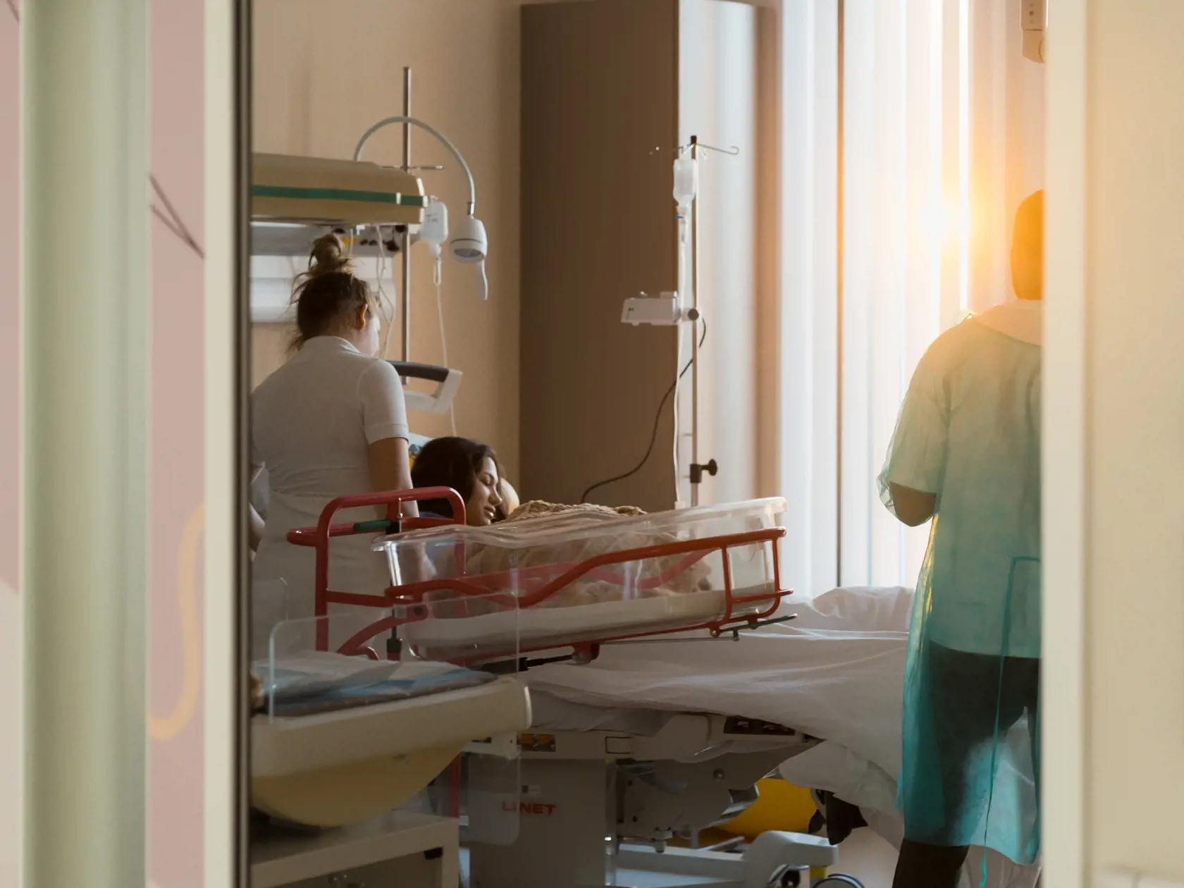 Mladá mamička, pôvodom zo zahraničia, sa už pred časom zaujímala o možnosti pôrodu na Boroch. Pomohlo jej, že je poistenkyňou Dôvery. Práve ona porodila v nemocnici prvé dieťatko.