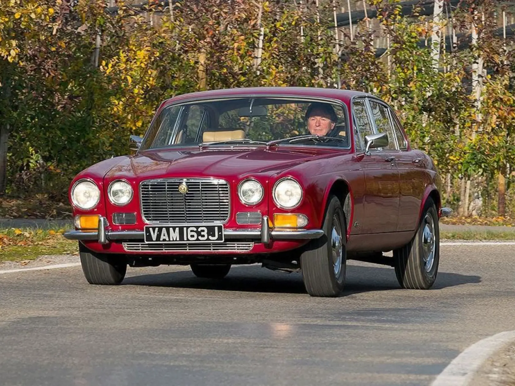 Jaguar XJ.