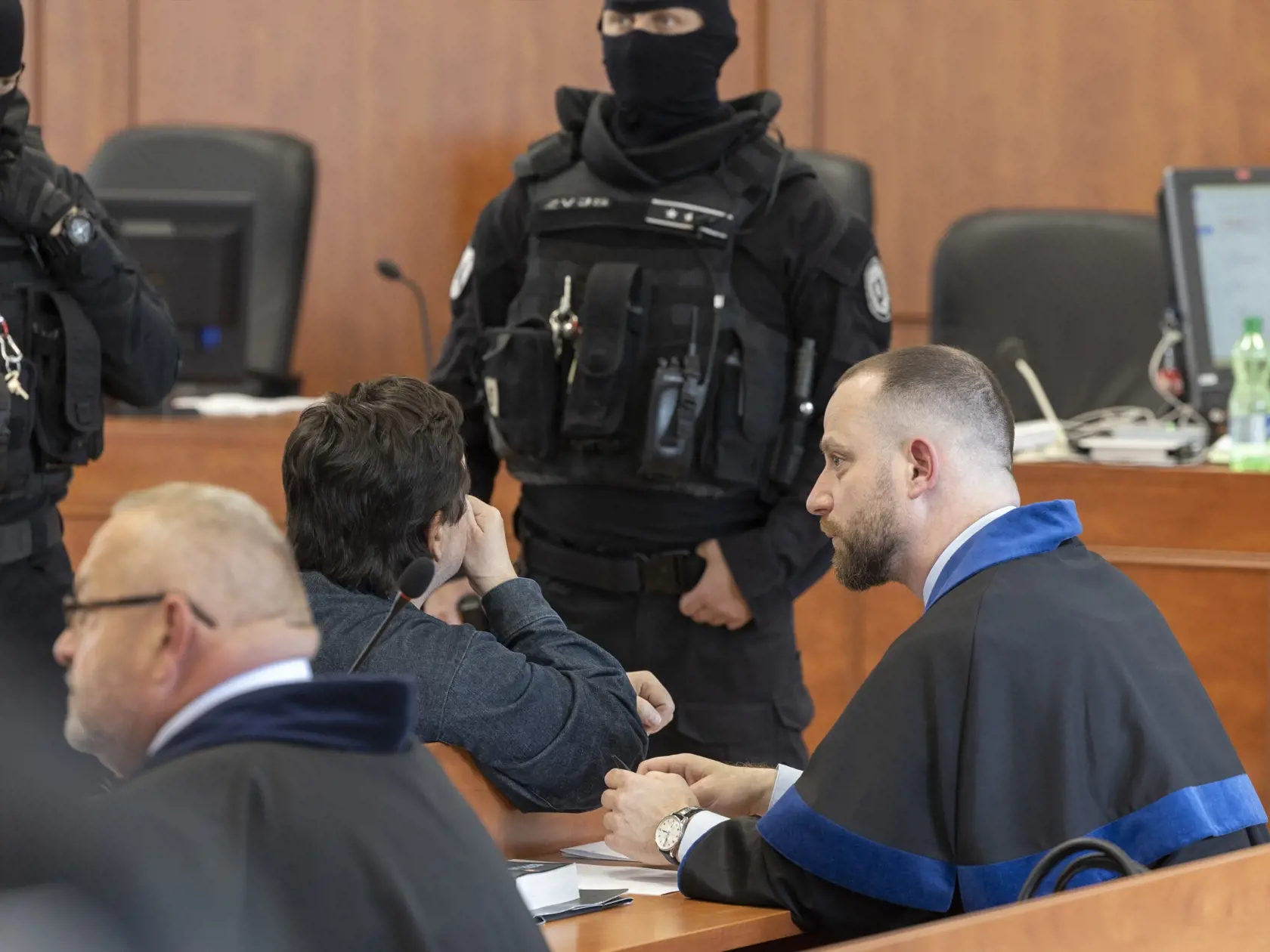 Rozsudok Špecializovaného trestného súdu v Pezinku vo veci objednávky vraždy investigatívneho novinára Jána Kuciaka a jeho snúbenice Martiny Kušnírovej, ako aj objednávky vraždy prokurátorov Lipšica, Šufliarskeho a Žilinku. Na snímke je obžalovaný Marián Kočner so svojim obhájcom Markom Parom.