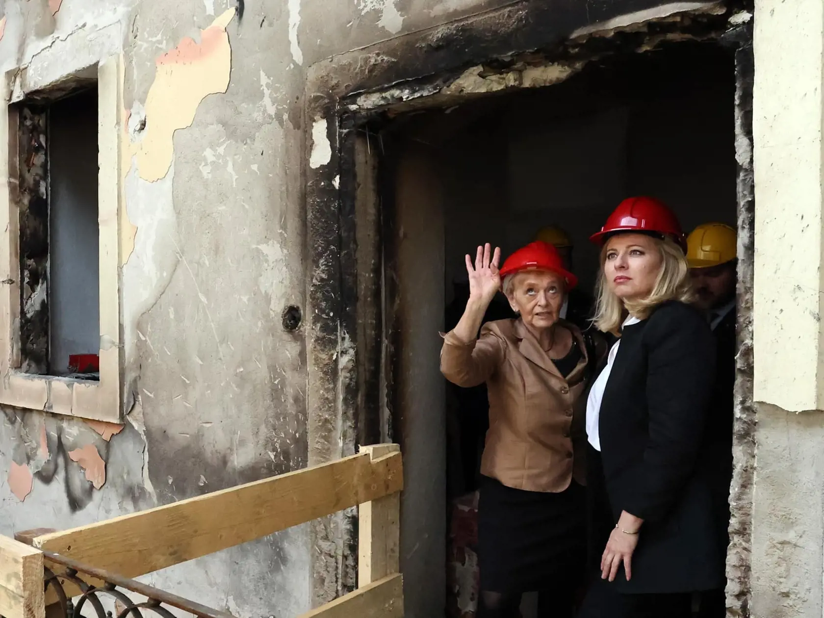 Prezidentka Zuzana Čaputová navštívila v stredu (7.6.) historickú Banskú Štiavnicu. Návšteva súvisela aj s nedávnym požiarom, ktorý zničil viaceré historické budovy aj muzeálne exponáty.