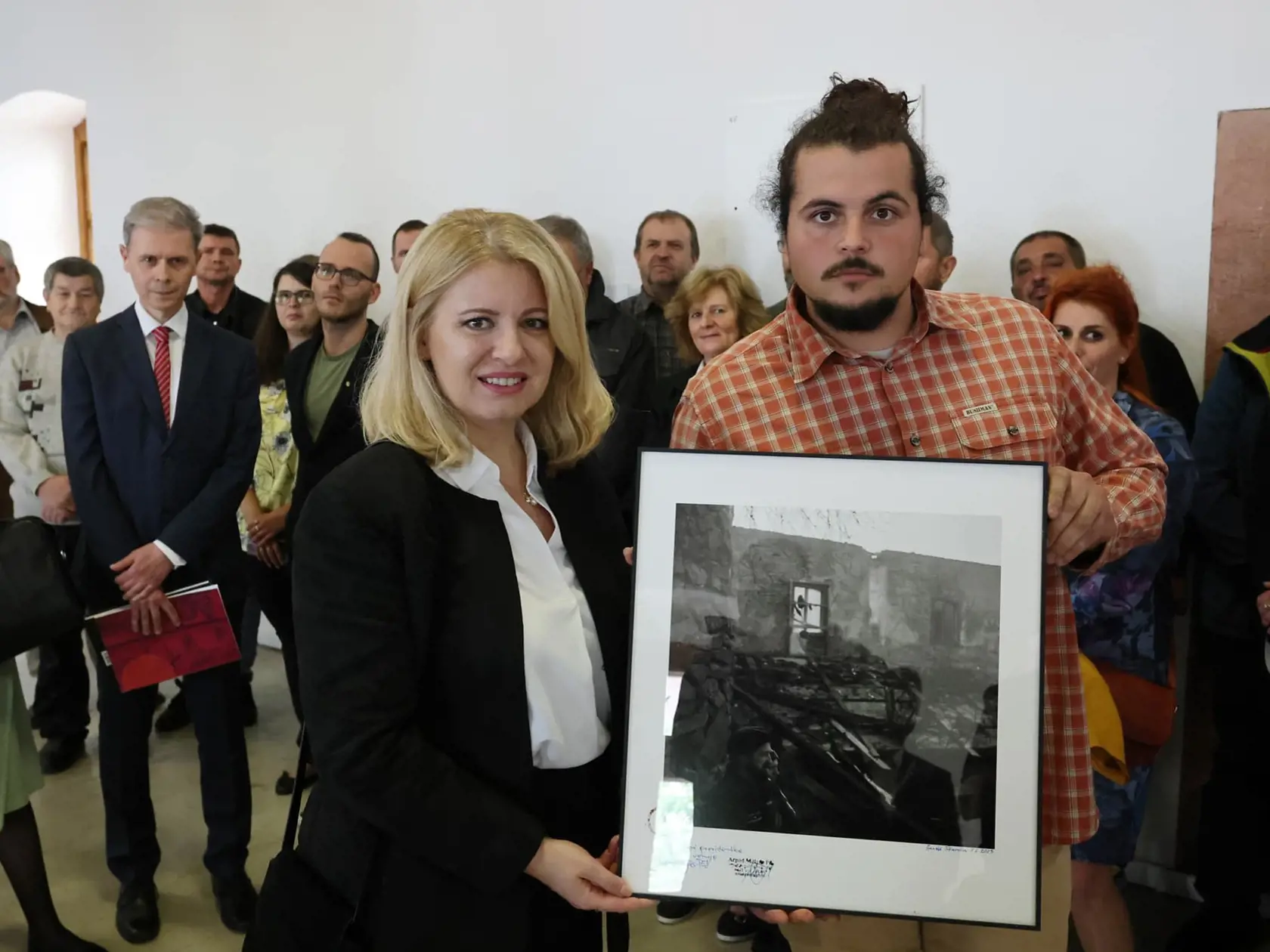 Prezidentka Zuzana Čaputová navštívila v stredu (7.6.) historickú Banskú Štiavnicu. Návšteva súvisela aj s nedávnym požiarom, ktorý zničil viaceré historické budovy aj muzeálne exponáty.