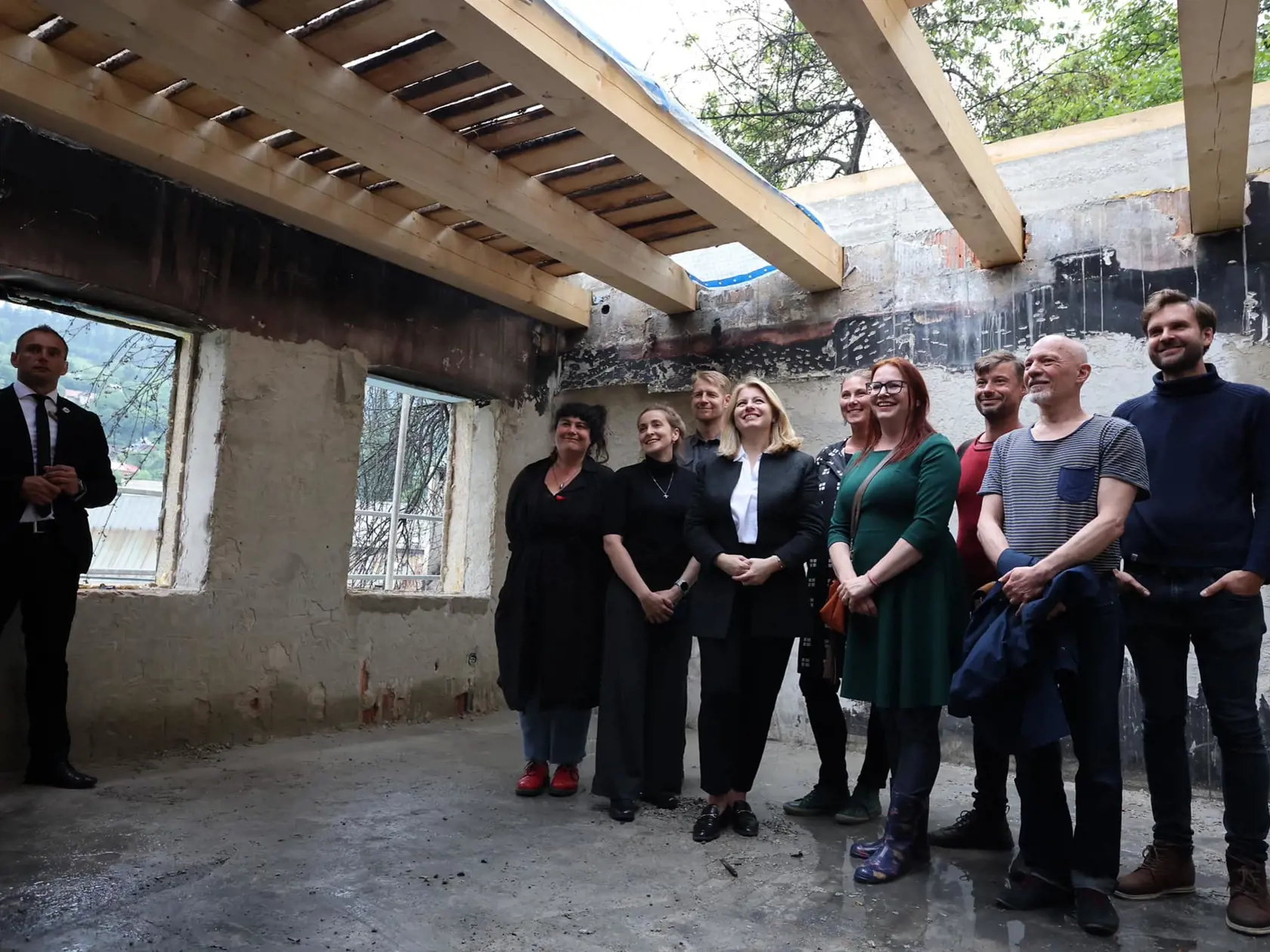 Prezidentka Zuzana Čaputová navštívila v stredu (7.6.) historickú Banskú Štiavnicu. Návšteva súvisela aj s nedávnym požiarom, ktorý zničil viaceré historické budovy aj muzeálne exponáty.