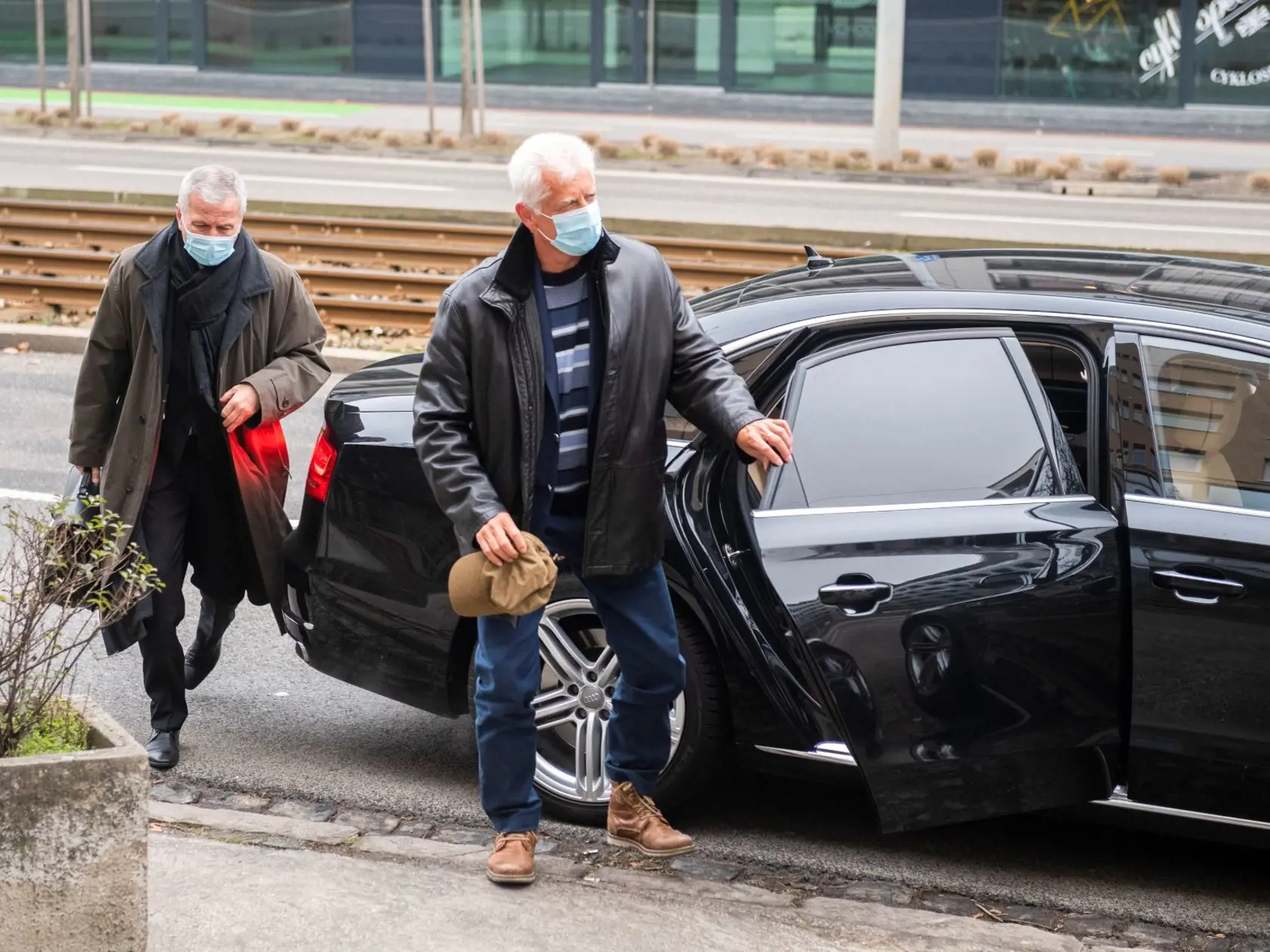 Brhel prichádza vypovedať na Prezídium policajného zboru v Bratislave.